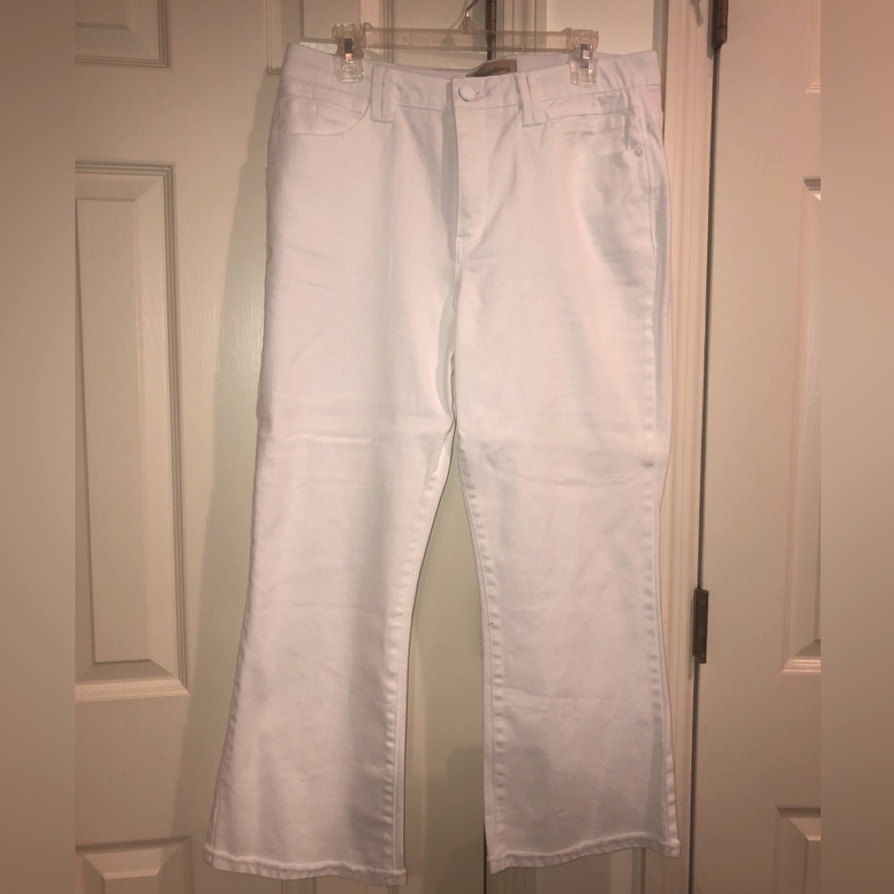 Democracy cropped kick flare jeans • white • NWOT Size 14